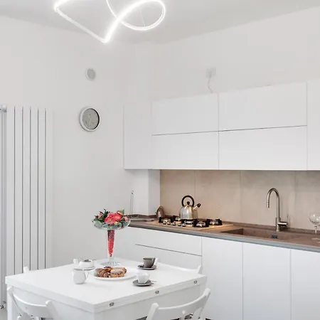 *casa Levante* Between Sea And Pinewood