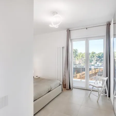 *casa Levante* Between Sea And Pinewood