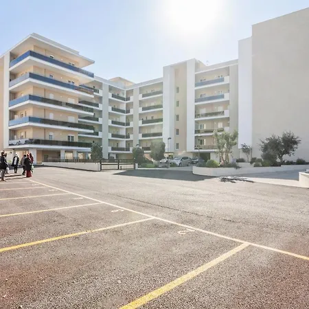 *casa Levante* Between Sea And Pinewood